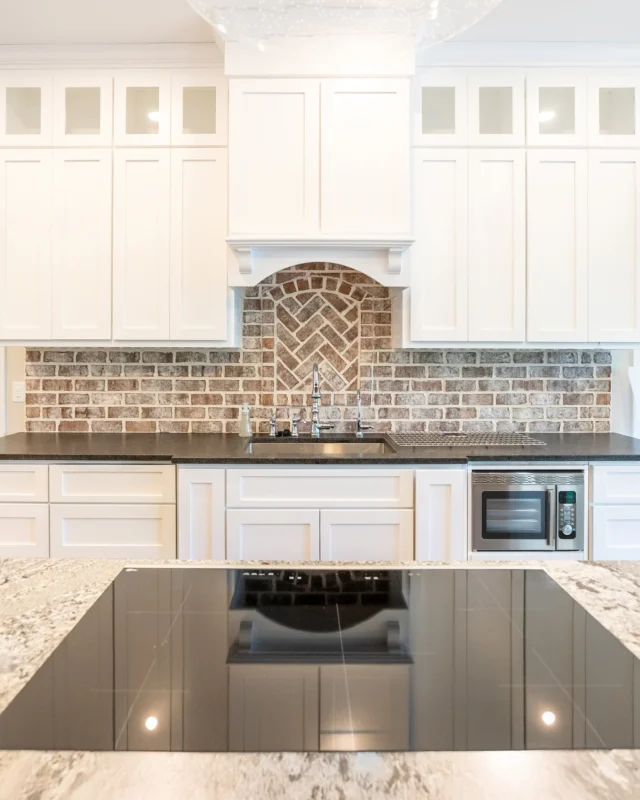 Want to bring warmth and character into your kitchen? A thin brick backsplash gives you the charm of exposed brick — without the structural work. Whether you’re building new or remodeling, it’s an easy way to add visual interest and personality to your space. And the best part? It never goes out of style and it’s easy to maintain! 

All of our brick (residential + commercial) is available in thin sizes, so you can get the look you love anywhere — or even match your exterior. Explore them all at usbrick.com 🇺🇸