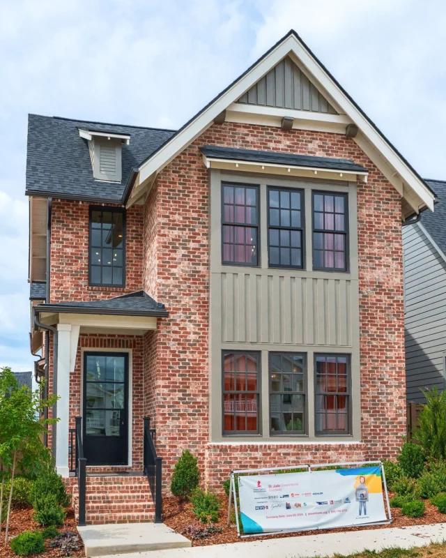 Have you seen this year’s St. Jude Dream Home in Nashville?🤩Our friends at @signaturehomescommunity generously donated their time and resources to build this stunning home in support of @stjude and @stjudetennessee ’s fight to end childhood cancer. We were honored to donate our brick again this year in support of such an incredible cause!❤️ Head over to their Instagram to see more from this beautiful home and to find out who the lucky winner is!

🇺🇸 Old Jackson Brick Crafted in Bessemer, Alabama 
🏡 @signaturehomescommunity @junelake_signaturehomes